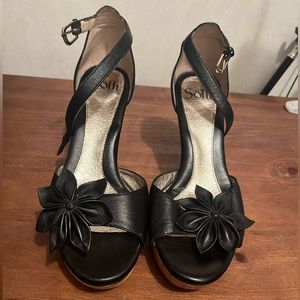 Sofft  black flower y2k heels size 8.5m